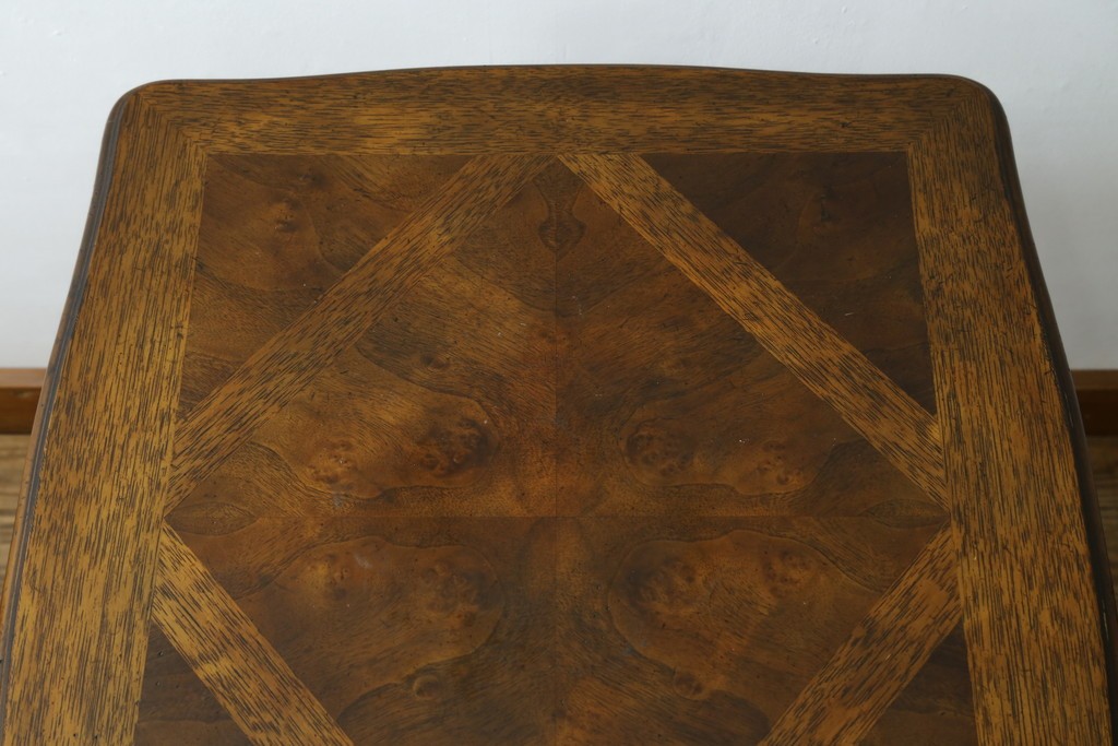 中古　DREXEL HERITAGE(ドレクセルヘリテイジ)　優雅な曲線が美しいサイドテーブル　(R-087493)