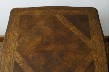 中古　DREXEL HERITAGE(ドレクセルヘリテイジ)　優雅な曲線が美しいサイドテーブル　(R-087493)