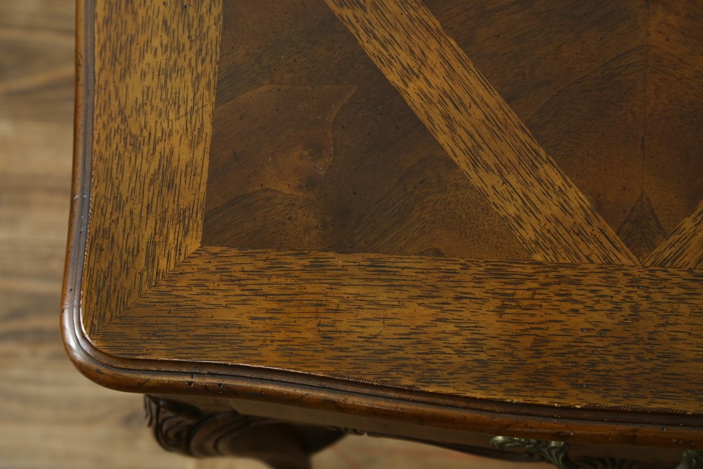 中古　DREXEL HERITAGE(ドレクセルヘリテイジ)　優雅な曲線が美しいサイドテーブル　(R-087493)