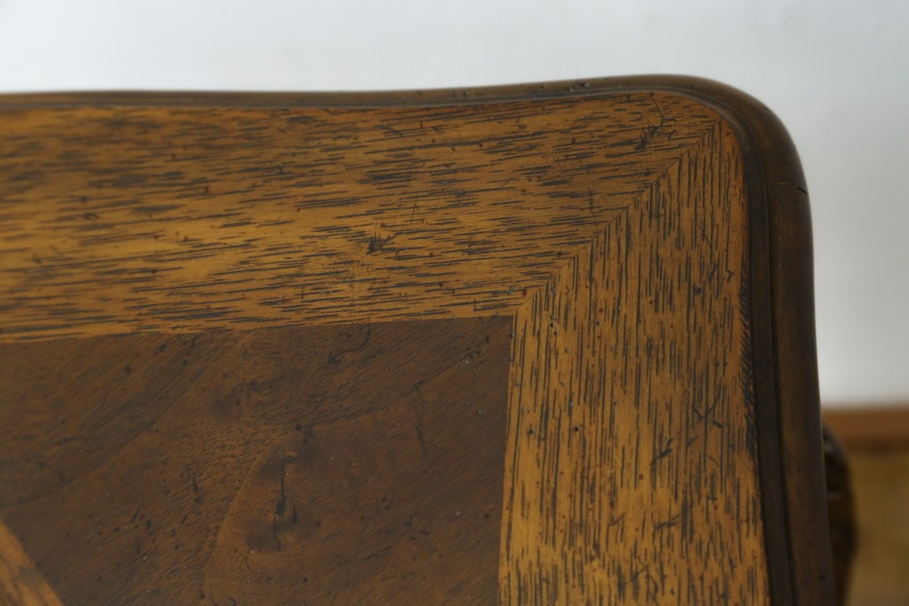 中古　DREXEL HERITAGE(ドレクセルヘリテイジ)　優雅な曲線が美しいサイドテーブル　(R-087493)