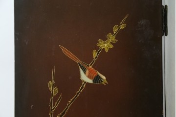 アジアンヴィンテージ　オリエンタル　花鳥文様が美しい収納棚　(R-087494)