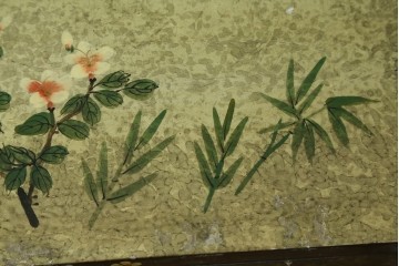 アジアンヴィンテージ　オリエンタル　花鳥文様が美しい収納棚　(R-087494)