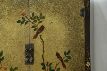 アジアンヴィンテージ　オリエンタル　花鳥文様が美しい収納棚　(R-087494)