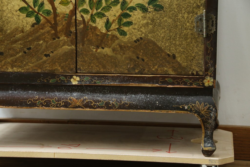 アジアンヴィンテージ　オリエンタル　花鳥文様が美しい収納棚　(R-087494)