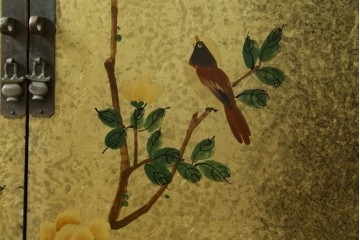 アジアンヴィンテージ　オリエンタル　花鳥文様が美しい収納棚　(R-087494)