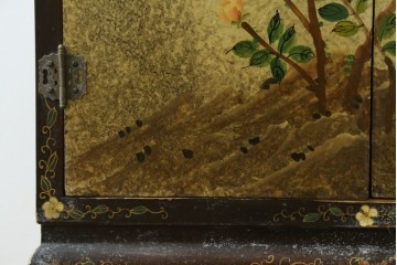 アジアンヴィンテージ　オリエンタル　花鳥文様が美しい収納棚　(R-087494)