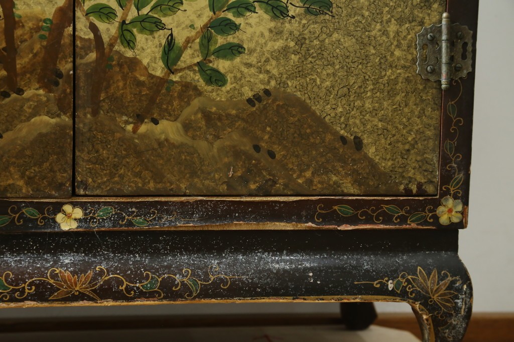 アジアンヴィンテージ　オリエンタル　花鳥文様が美しい収納棚　(R-087494)