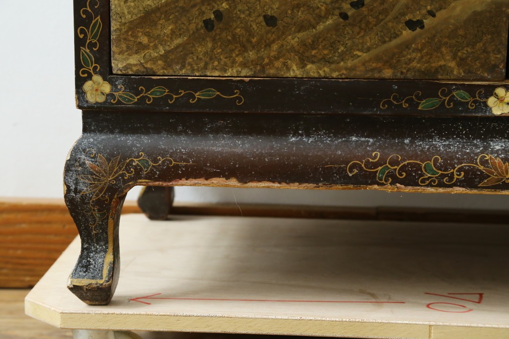 アジアンヴィンテージ　オリエンタル　花鳥文様が美しい収納棚　(R-087494)