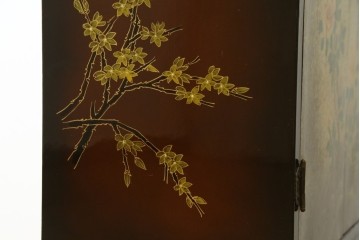 アジアンヴィンテージ　オリエンタル　花鳥文様が美しい収納棚　(R-087494)