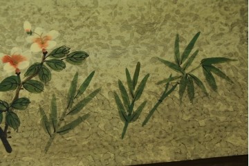 アジアンヴィンテージ　オリエンタル　花鳥文様が美しい収納棚　(R-087494)