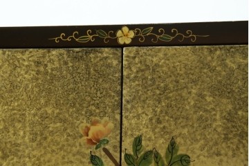 アジアンヴィンテージ　オリエンタル　花鳥文様が美しい収納棚　(R-087494)