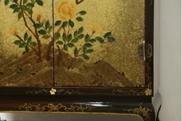 アジアンヴィンテージ　オリエンタル　花鳥文様が美しい収納棚　(R-087494)