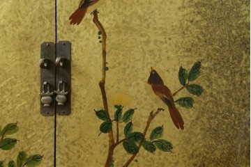 アジアンヴィンテージ　オリエンタル　花鳥文様が美しい収納棚　(R-087494)