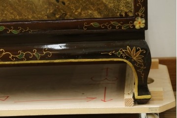 アジアンヴィンテージ　オリエンタル　花鳥文様が美しい収納棚　(R-087494)