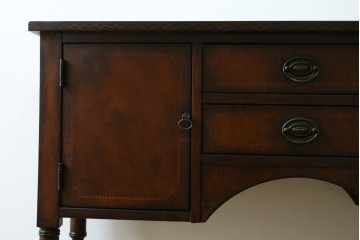 中古　DREXEL HERITAGE(ドレクセルヘリテイジ)　上品な佇まいのコンソールテーブル　(R-087495)