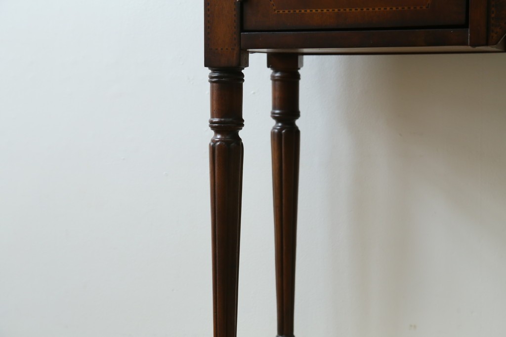 中古　DREXEL HERITAGE(ドレクセルヘリテイジ)　上品な佇まいのコンソールテーブル　(R-087495)