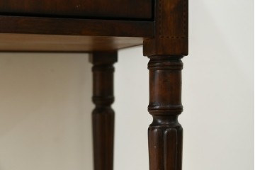 中古　DREXEL HERITAGE(ドレクセルヘリテイジ)　上品な佇まいのコンソールテーブル　(R-087495)