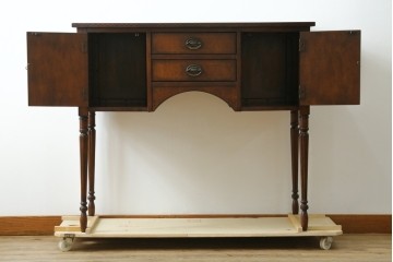 中古　DREXEL HERITAGE(ドレクセルヘリテイジ)　上品な佇まいのコンソールテーブル　(R-087495)