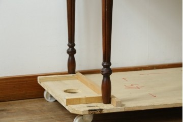 中古　DREXEL HERITAGE(ドレクセルヘリテイジ)　上品な佇まいのコンソールテーブル　(R-087495)