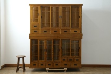 中古　美品　タモ材　格子戸が美しい水屋箪笥　(R-087497)