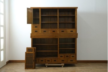 中古　美品　タモ材　格子戸が美しい水屋箪笥　(R-087497)