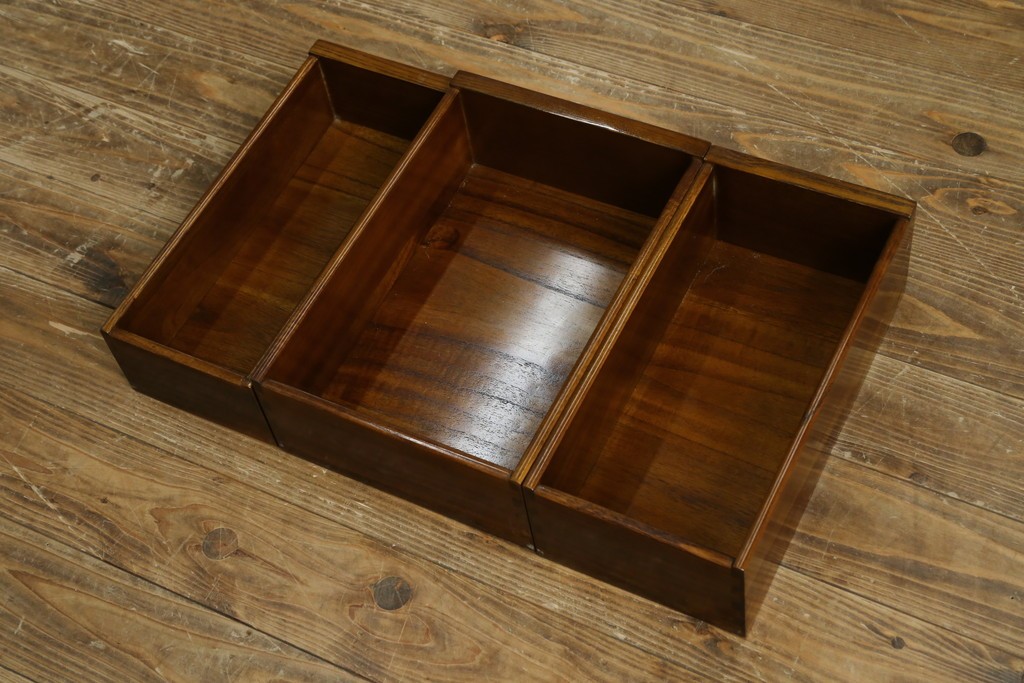 中古　美品　タモ材　格子戸が美しい水屋箪笥　(R-087497)