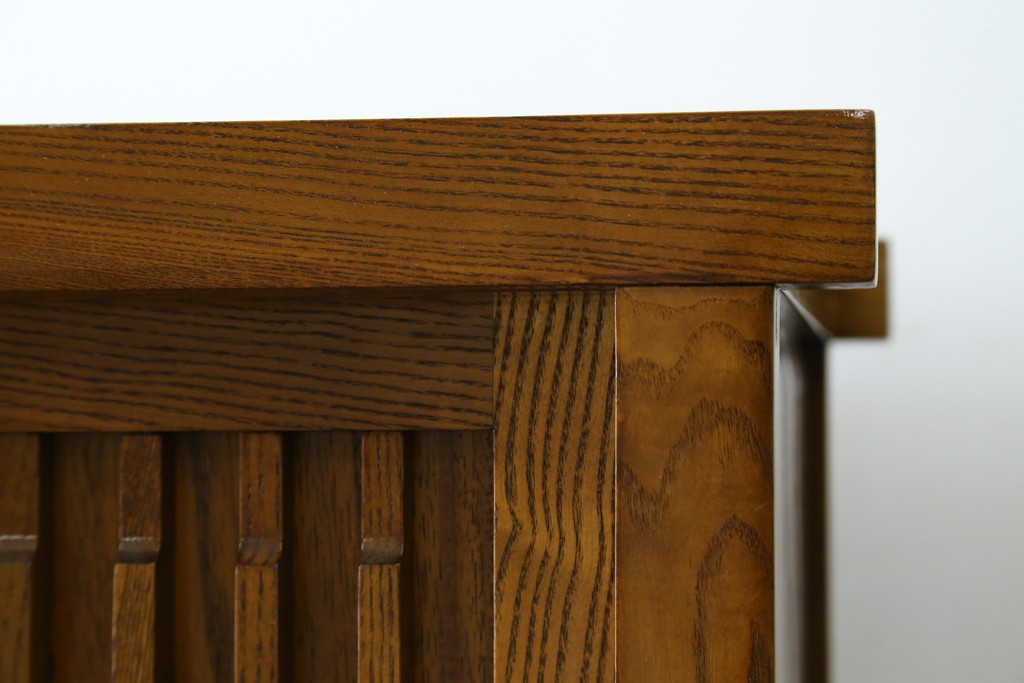 中古　美品　タモ材　格子戸が美しい水屋箪笥　(R-087497)