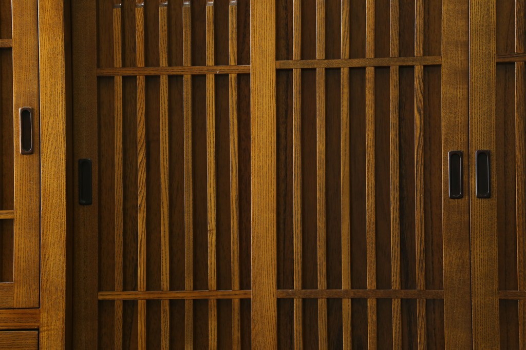 中古　美品　タモ材　格子戸が美しい水屋箪笥　(R-087497)