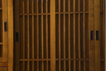 中古　美品　タモ材　格子戸が美しい水屋箪笥　(R-087497)