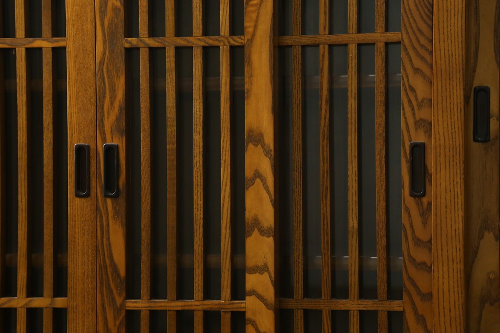 中古　美品　タモ材　格子戸が美しい水屋箪笥　(R-087497)