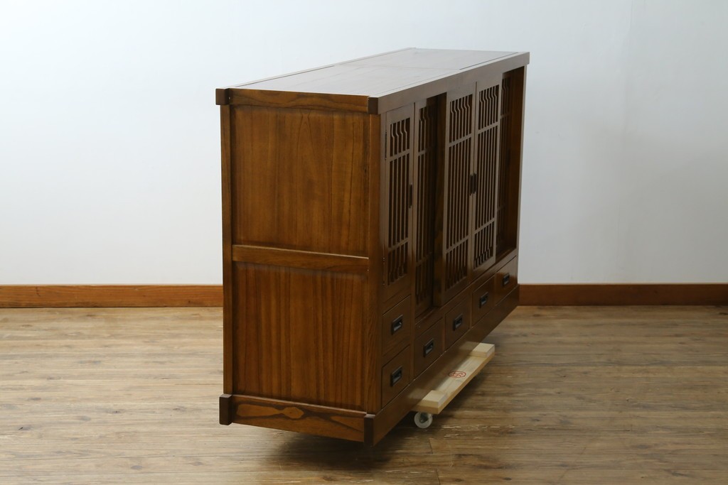 中古　美品　タモ材　格子戸の水屋箪笥サイドボード　(R-087498)