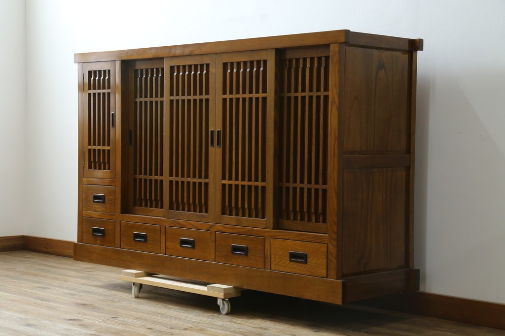 中古　美品　タモ材　格子戸の水屋箪笥サイドボード　(R-087498)