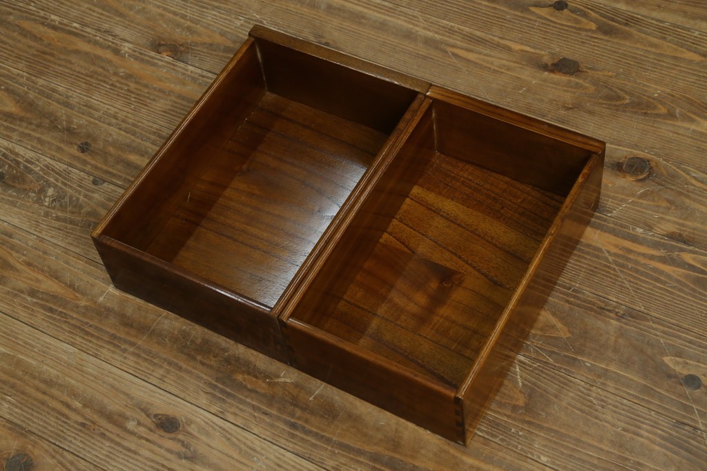 中古　美品　タモ材　格子戸の水屋箪笥サイドボード　(R-087498)