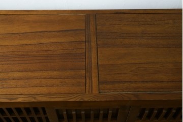 中古　美品　タモ材　格子戸の水屋箪笥サイドボード　(R-087498)