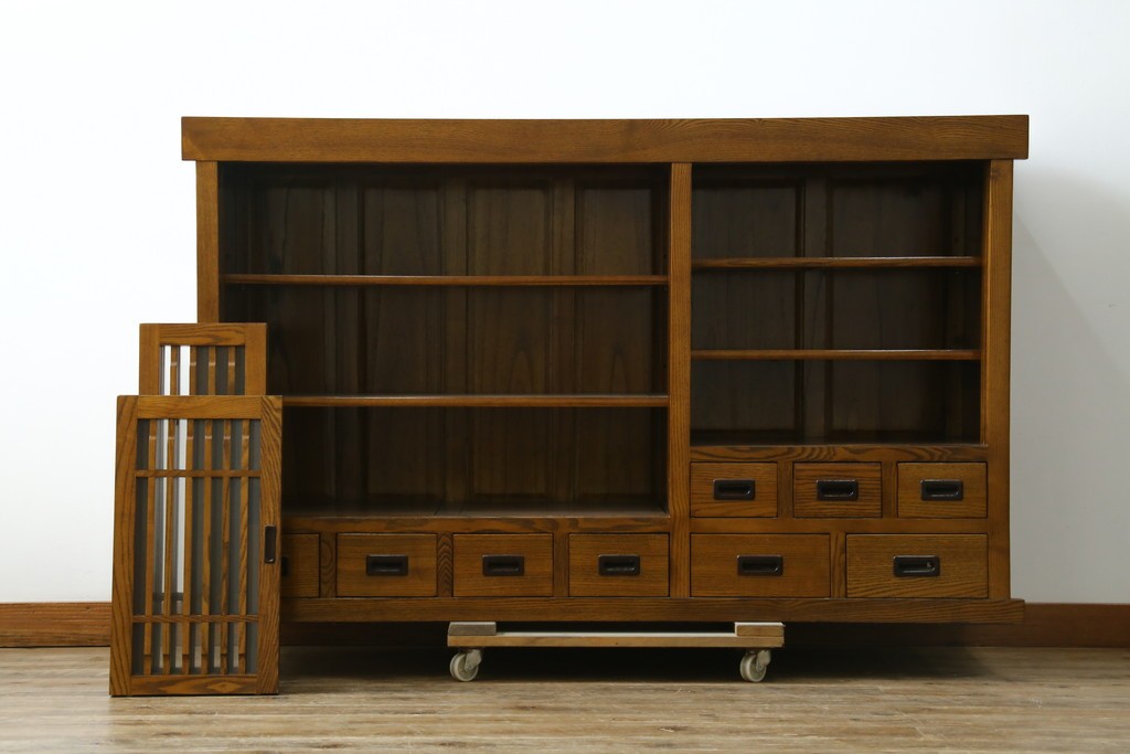 中古　美品　タモ材　格子戸の水屋箪笥サイドボード　(R-087499)