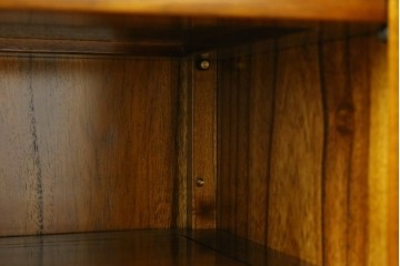 中古　美品　タモ材　格子戸の水屋箪笥サイドボード　(R-087499)