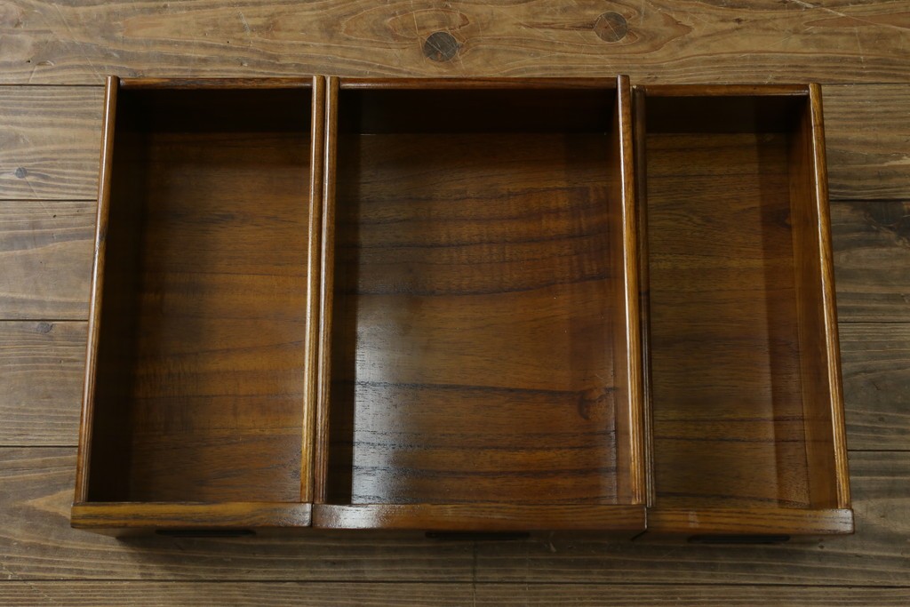 中古　美品　タモ材　格子戸の水屋箪笥サイドボード　(R-087499)