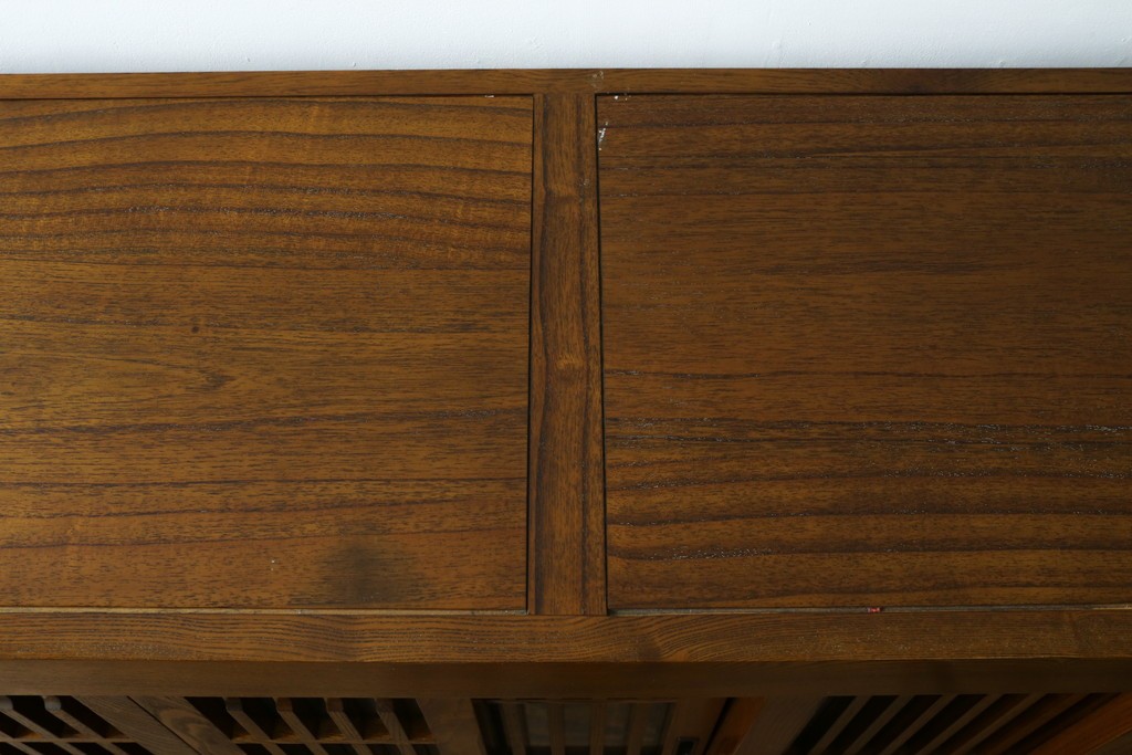 中古　美品　タモ材　格子戸の水屋箪笥サイドボード　(R-087499)