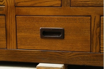 中古　美品　タモ材　格子戸の水屋箪笥サイドボード　(R-087499)