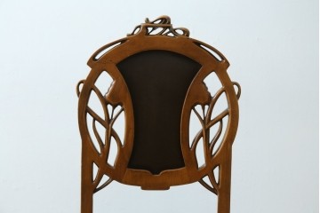 中古　イタリア高級家具　メデア(Medea)　優雅な彫刻と鋲打ちの本革シートが美しいダイニングチェア　定価約40万円　(R-087500)