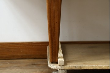 デンマークヴィンテージ　美品　Westergaards Mobelfabrik(ウエスタゴーズ・モーベルファブリック)　Erik Jensen(エリック・ジェンセン)デザイン　チーク材　ミラー装飾がお洒落なサイドボード　(R-087501)