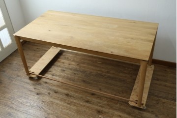 中古　THE CONRAN SHOP(ザ・コンランショップ)取り扱い　Ethnicraft(エスニクラフト)　オーク材　Bok(ボーク)ダイニングテーブル　定価約60万円　(R-087502)