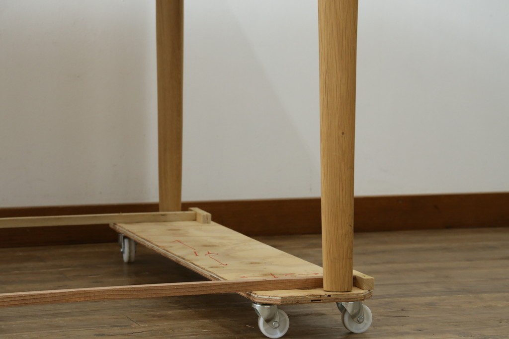 中古　THE CONRAN SHOP(ザ・コンランショップ)取り扱い　Ethnicraft(エスニクラフト)　オーク材　Bok(ボーク)ダイニングテーブル　定価約60万円　(R-087502)