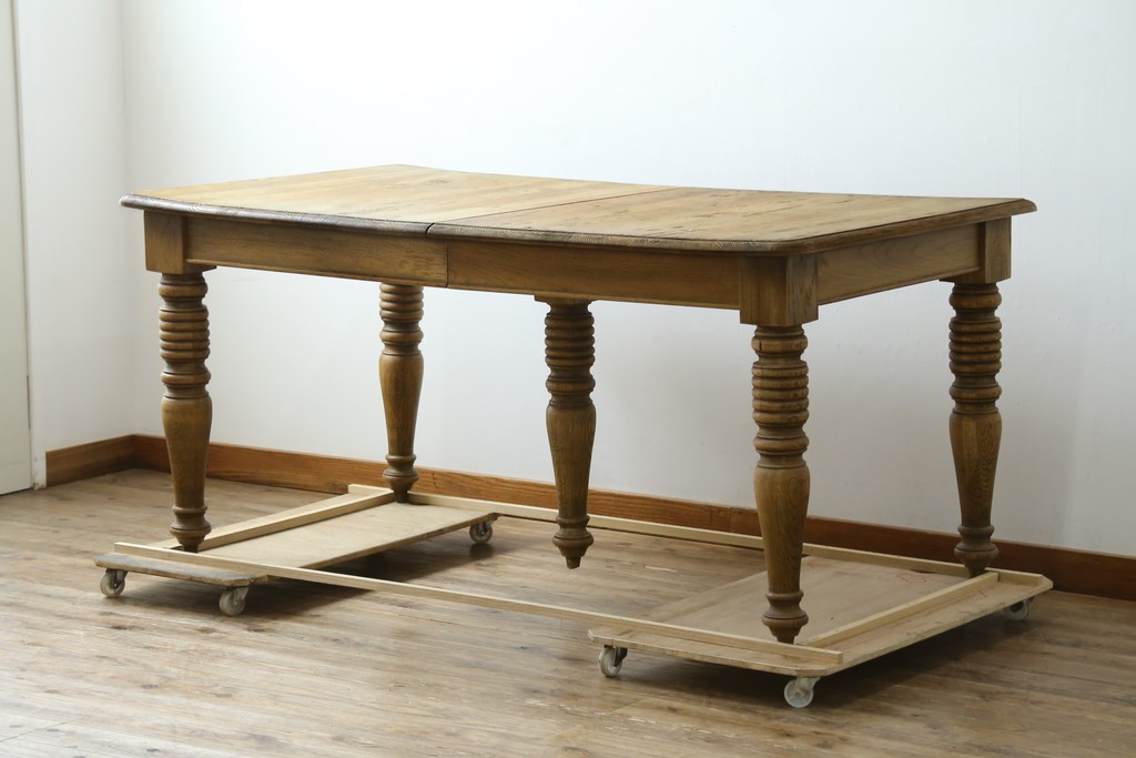 中古　CRASH GATE(クラッシュゲート)取り扱い　Knot antiques(ノットアンティークス)　オーク材　クラシカルなターンレッグのMERZ(メルツ)エクステンションテーブル　(R-087503)