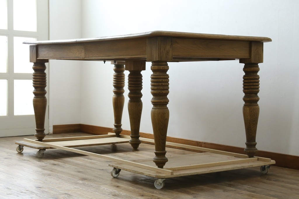 中古　CRASH GATE(クラッシュゲート)取り扱い　Knot antiques(ノットアンティークス)　オーク材　クラシカルなターンレッグのMERZ(メルツ)エクステンションテーブル　(R-087503)