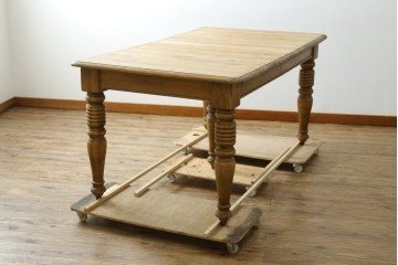 中古　CRASH GATE(クラッシュゲート)取り扱い　Knot antiques(ノットアンティークス)　オーク材　クラシカルなターンレッグのMERZ(メルツ)エクステンションテーブル　(R-087503)