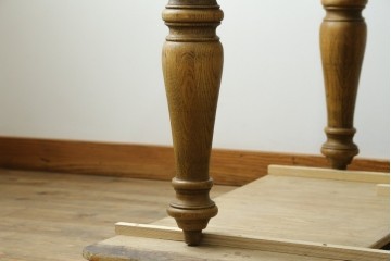 中古　CRASH GATE(クラッシュゲート)取り扱い　Knot antiques(ノットアンティークス)　オーク材　クラシカルなターンレッグのMERZ(メルツ)エクステンションテーブル　(R-087503)