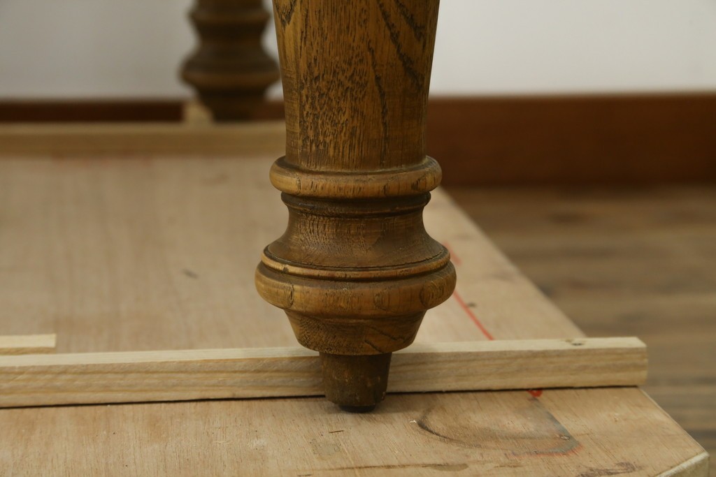 中古　CRASH GATE(クラッシュゲート)取り扱い　Knot antiques(ノットアンティークス)　オーク材　クラシカルなターンレッグのMERZ(メルツ)エクステンションテーブル　(R-087503)