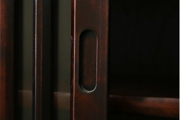 中古　北海道勇峰工芸　縦桟が整然と並ぶ格子戸付き水屋箪笥　(R-087505)