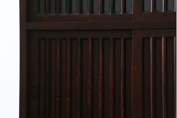 中古　北海道勇峰工芸　縦桟が整然と並ぶ格子戸付き水屋箪笥　(R-087505)